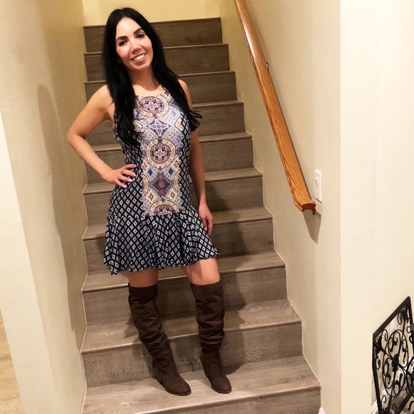 SOLD 💘Carly dress💘 - Picture 3 of 7